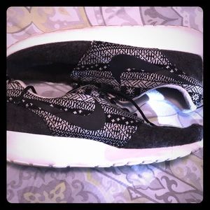 Women’s Nike Roshe one winter